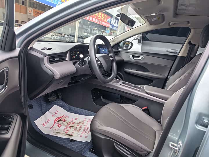 Фото 7 - Roewe D6