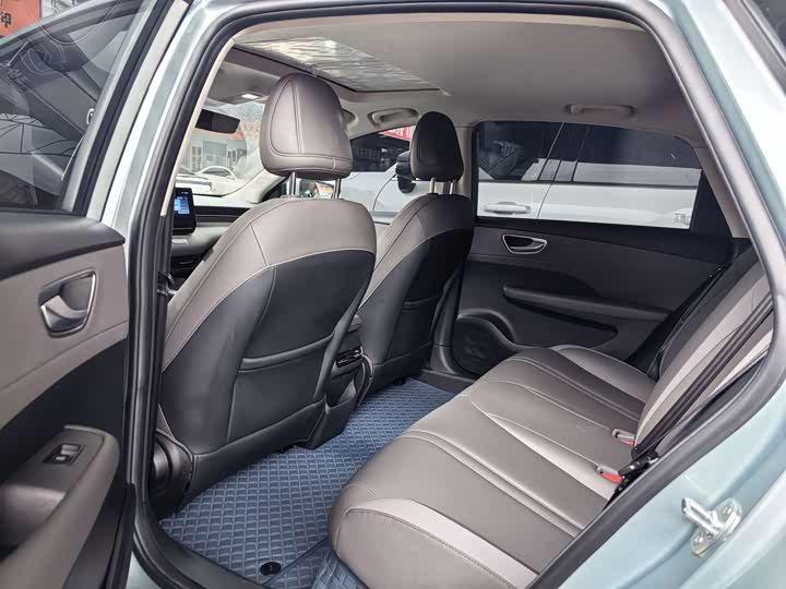 Фото 8 - Roewe D6