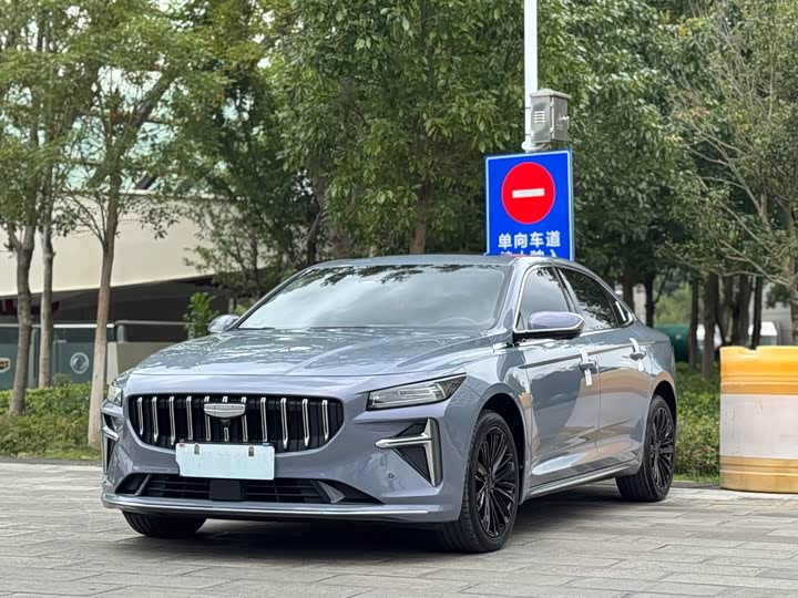 Фото 1 - Geely Preface L