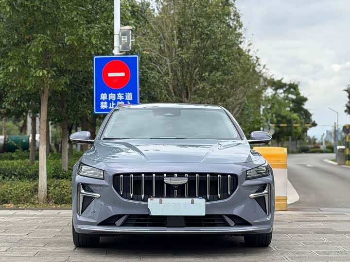 Фото 2 - Geely Preface L