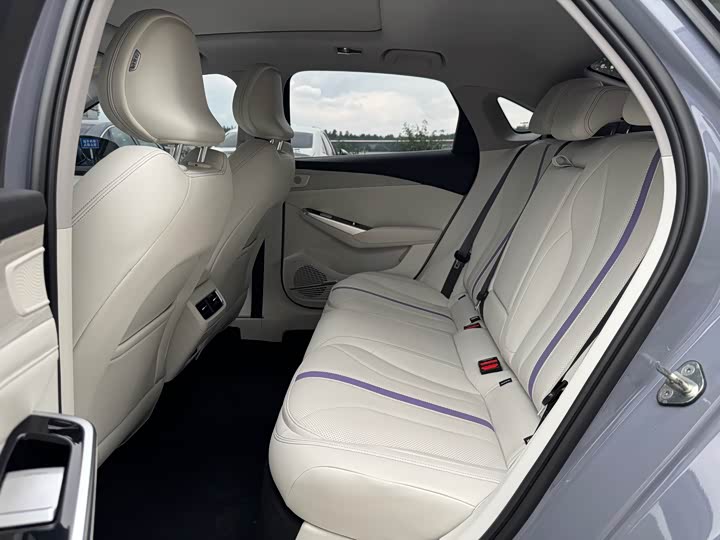 Фото 6 - Geely Preface L