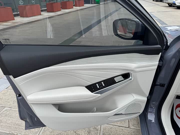 Фото 9 - Geely Preface L