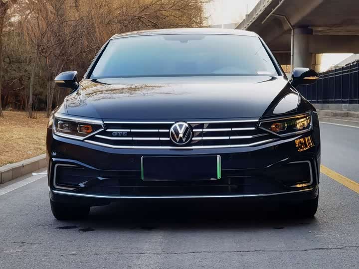 Photo 1 - Volkswagen Magotan GTE Hybrid