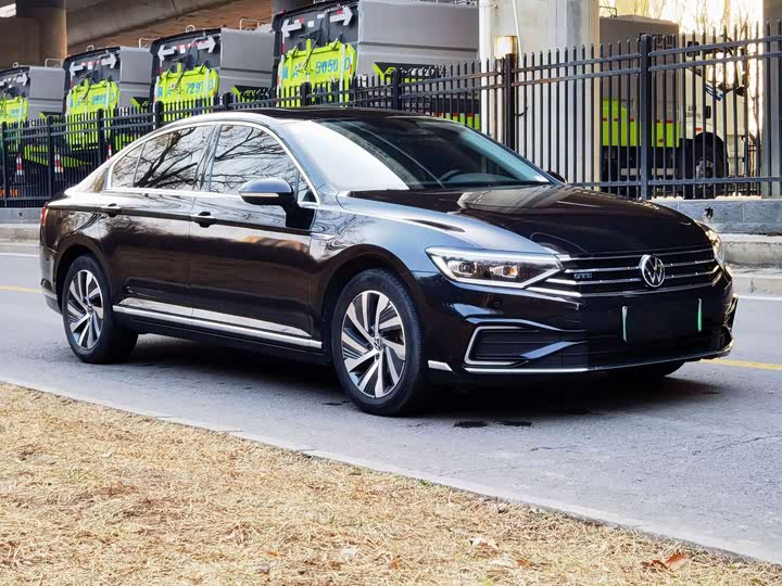 Photo 2 - Volkswagen Magotan GTE Hybrid