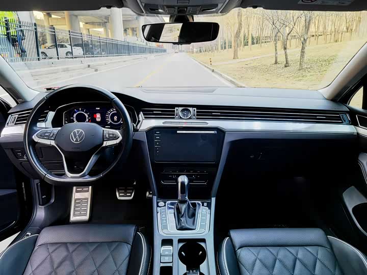 Photo 8 - Volkswagen Magotan GTE Hybrid