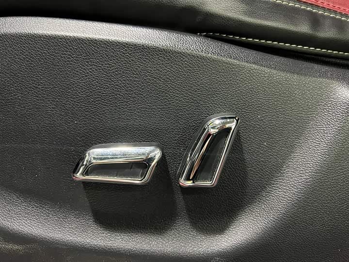 Photo 9 - Jetour X70 Plus