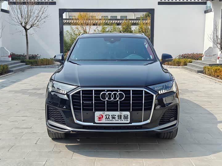 Фото 1 - Audi Q7