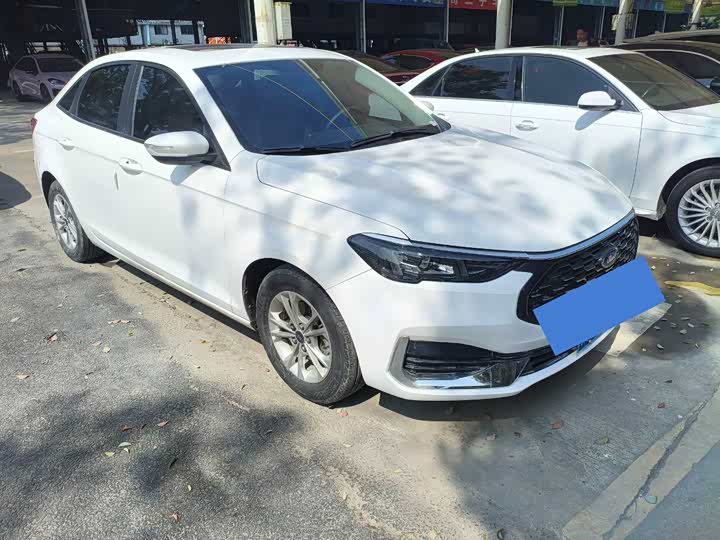 Фото 1 - Ford Escort