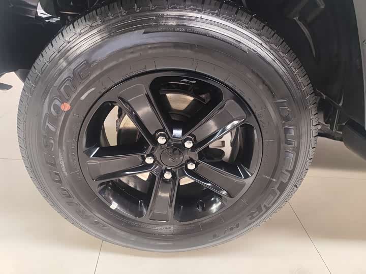 Фото 5 - Jeep Wrangler