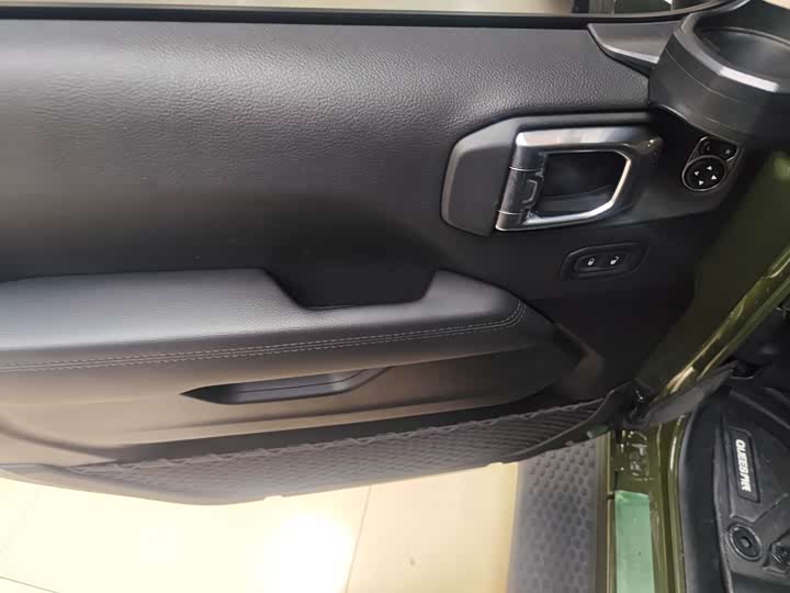 Фото 6 - Jeep Wrangler