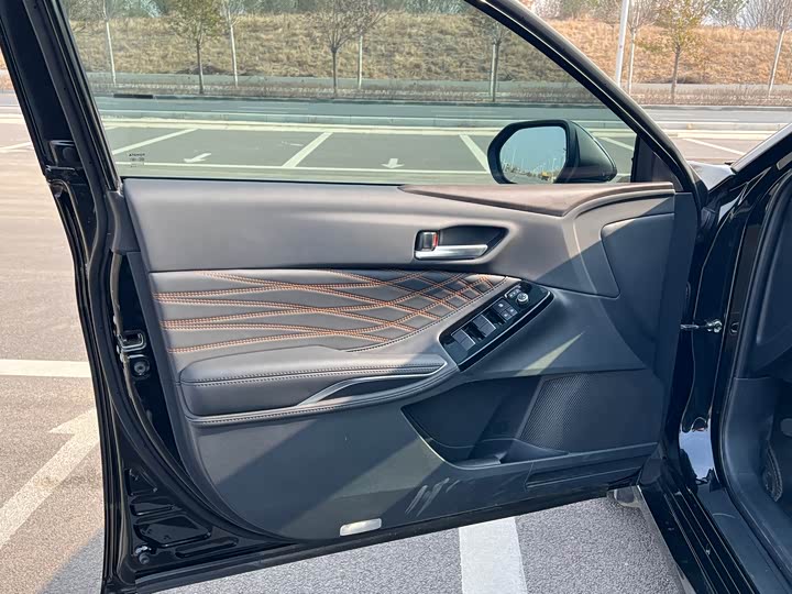 Фото 5 - Toyota Avalon