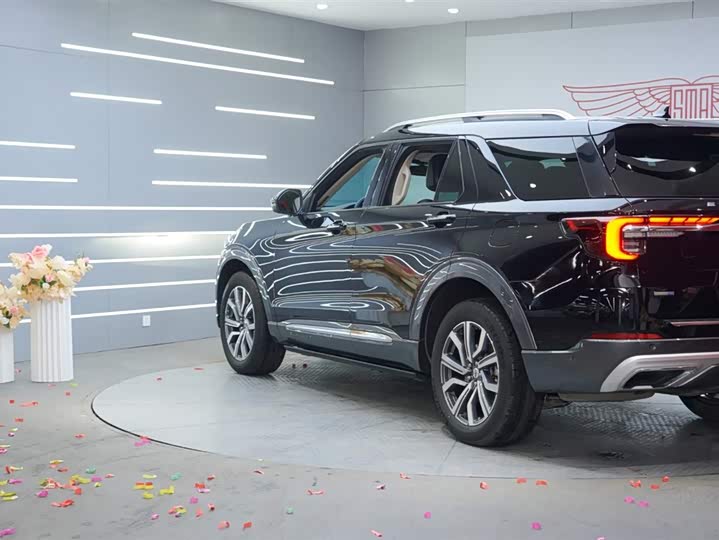 Photo 5 - Ford Explorer