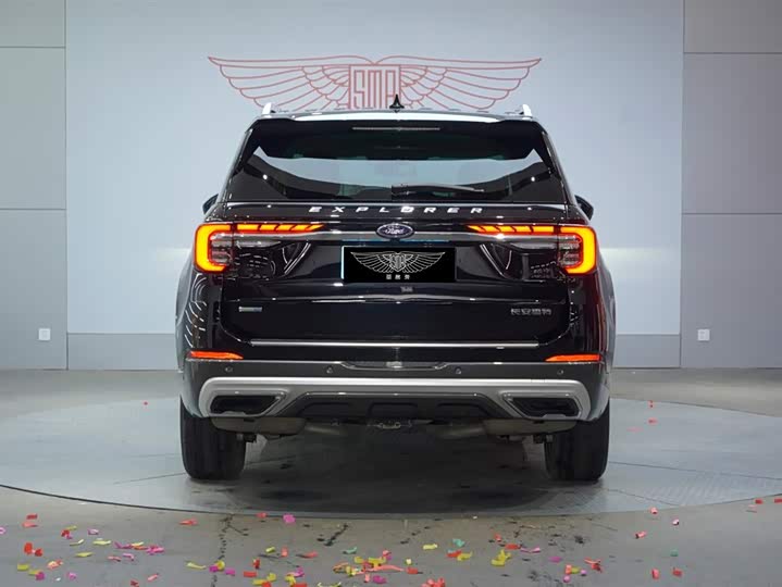 Photo 6 - Ford Explorer