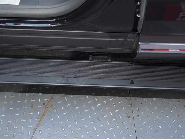 Photo 7 - Ford Explorer