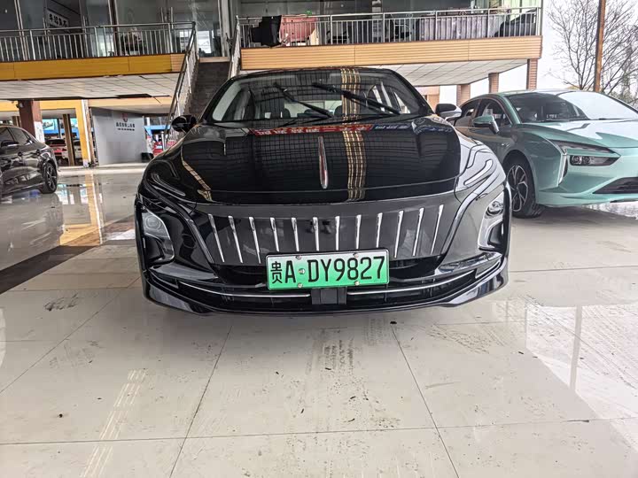 Фото 2 - Hongqi E-QM5