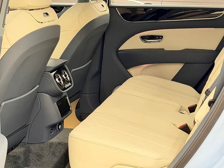 Фото 8 - Bentley Bentayga