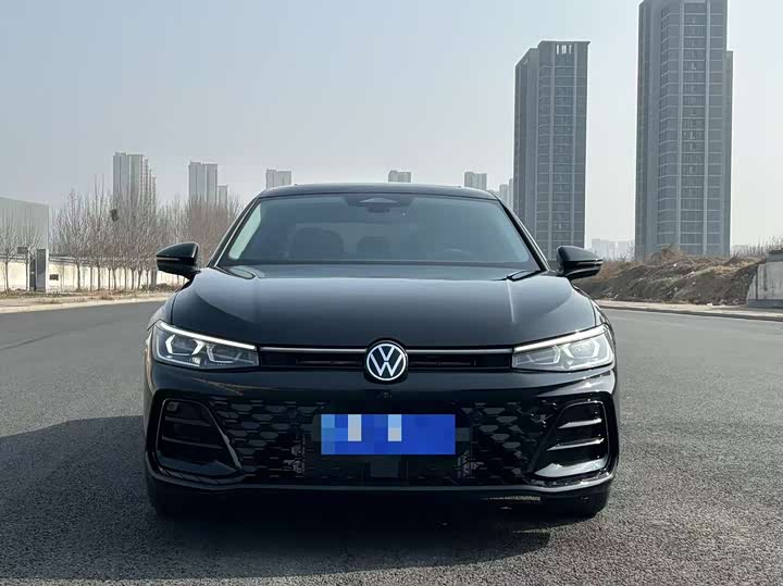 Фото 2 - Volkswagen Passat