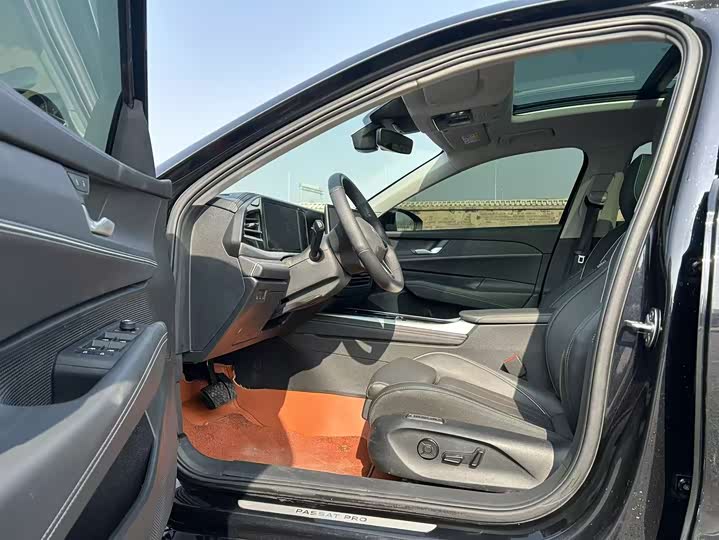 Фото 4 - Volkswagen Passat