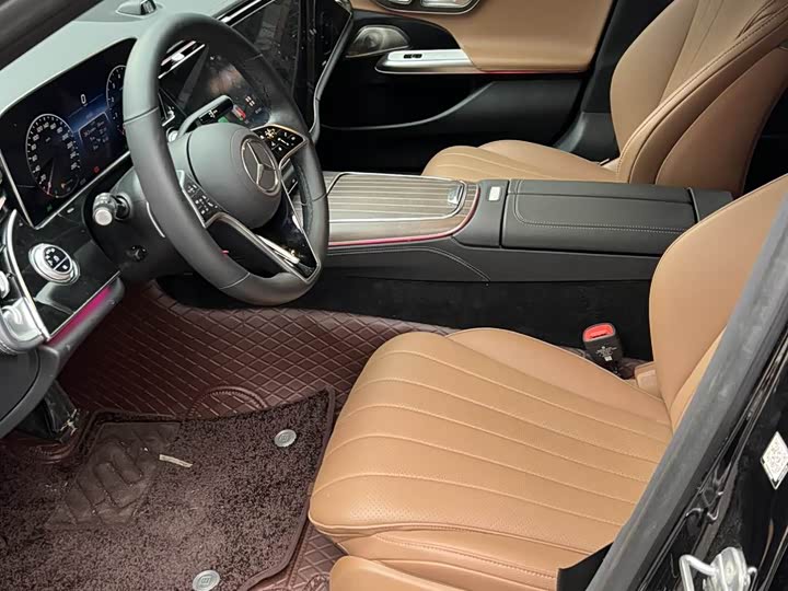 Фото 4 - Mercedes-Benz E-Class