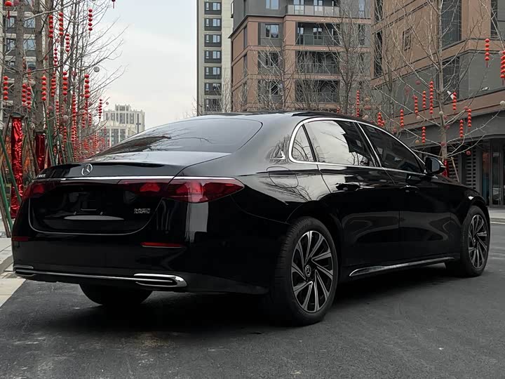 Фото 9 - Mercedes-Benz E-Class