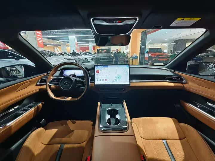 Photo 5 - Mazda EZ-6