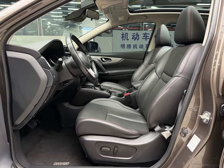 Фото 4 - Nissan Qashqai