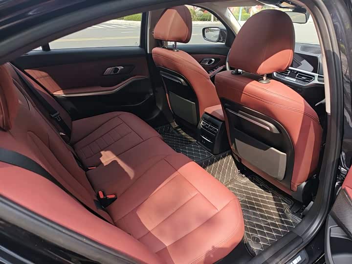 Фото 9 - BMW 3 Series