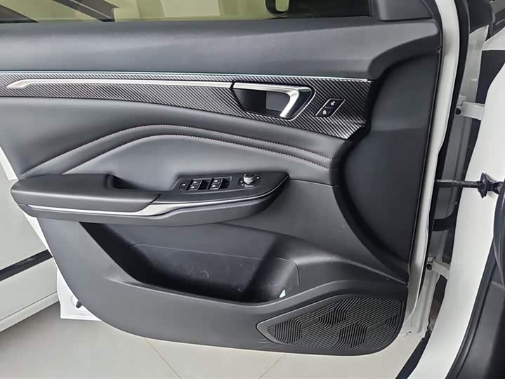 Фото 7 - Bestune T55