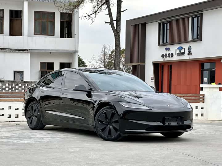 Photo 3 - Tesla Model 3