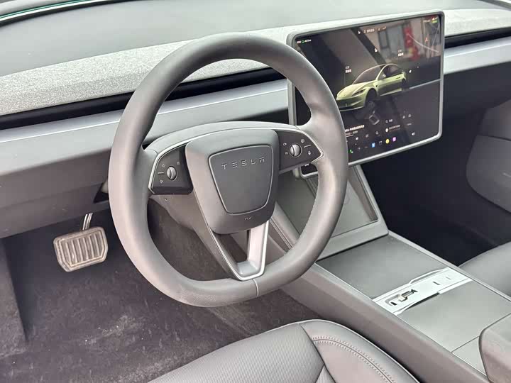 Photo 4 - Tesla Model 3