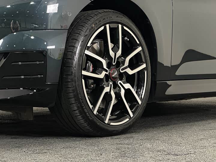 Photo 8 - Mini Cooper