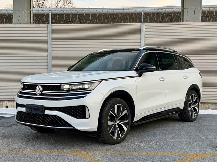 Фото 1 - Volkswagen Tavendor