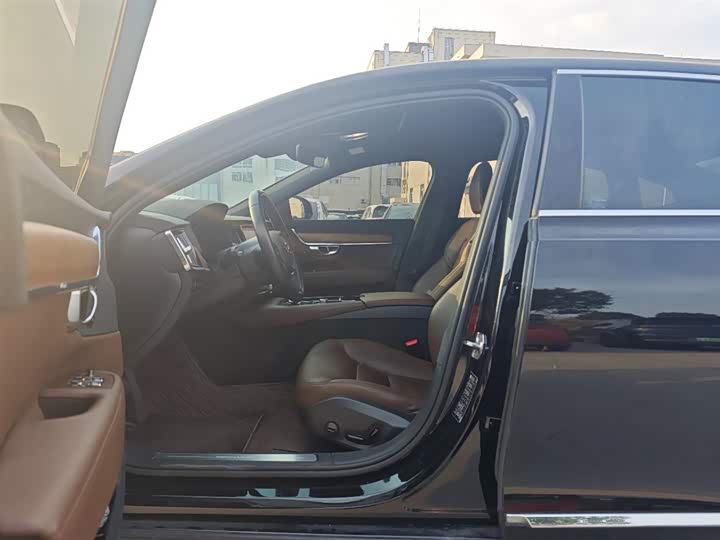 Фото 3 - Volvo S90 Hybrid