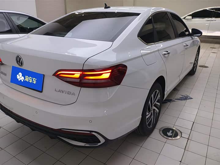 Фото 3 - Volkswagen Lavida