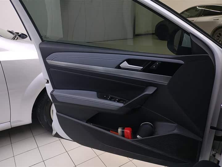 Фото 7 - Volkswagen Lavida