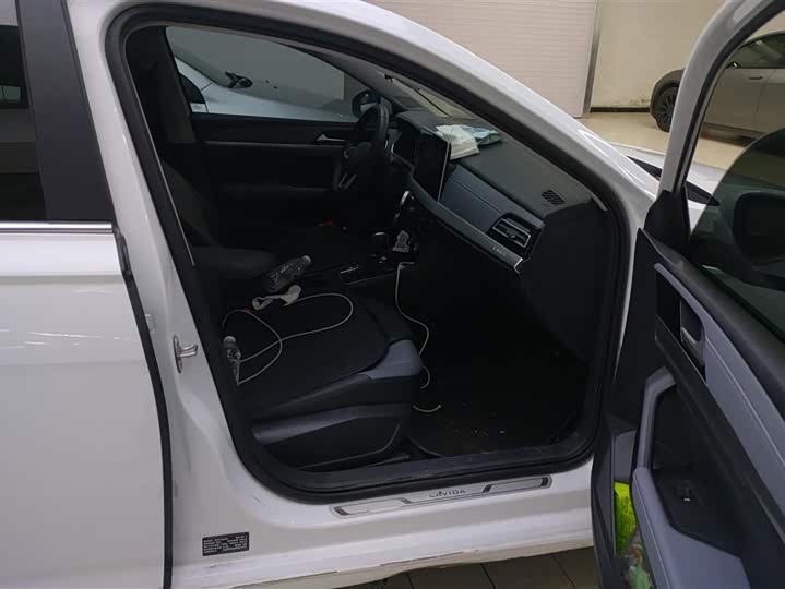 Фото 8 - Volkswagen Lavida