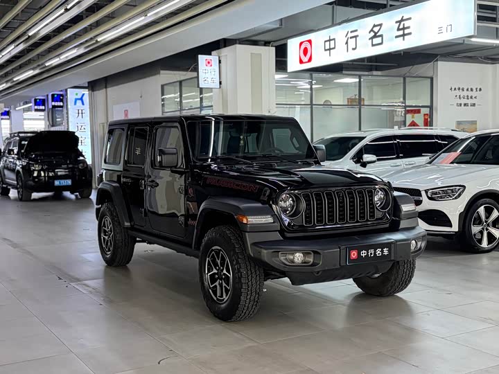 Фото 2 - Jeep Wrangler