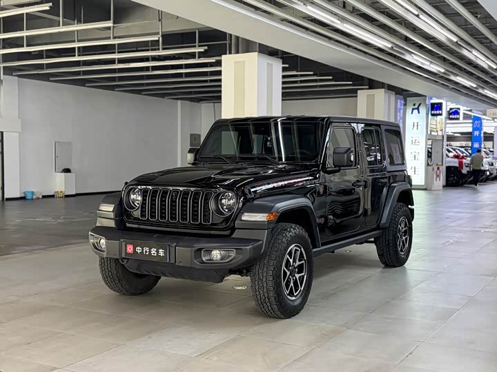 Фото 3 - Jeep Wrangler