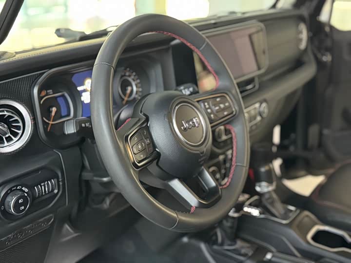 Фото 7 - Jeep Wrangler