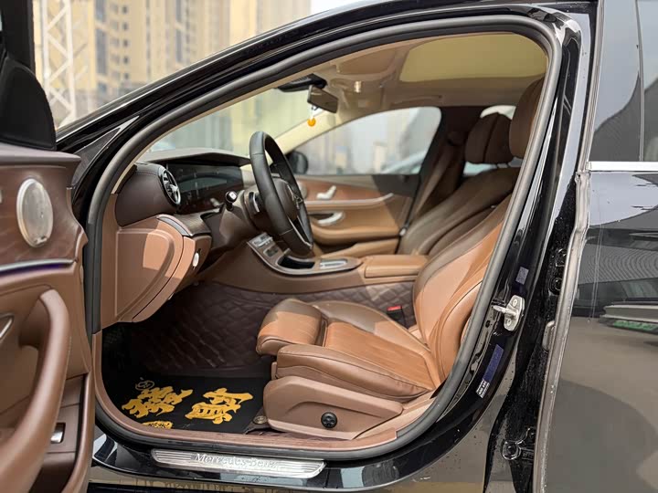 Фото 6 - Mercedes-Benz E-Class