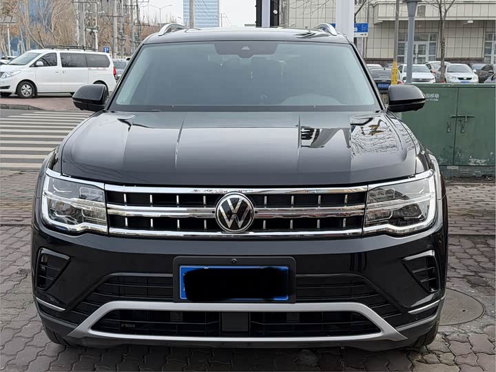 Photo 1 - Volkswagen Teramont Pro