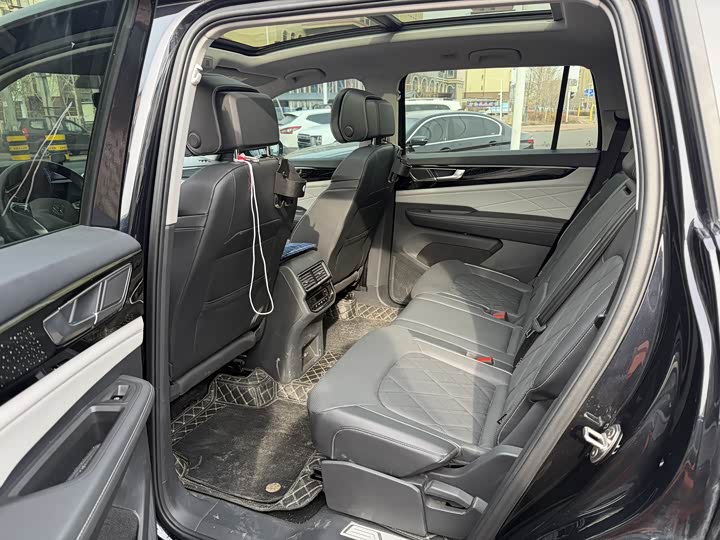 Photo 3 - Volkswagen Teramont Pro