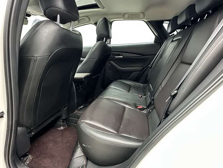 Photo 8 - Mazda CX-30