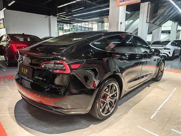 Фото 7 - Tesla Model 3