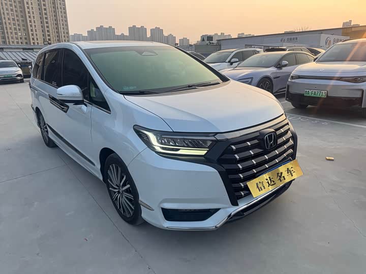 Фото 2 - Honda Elysion