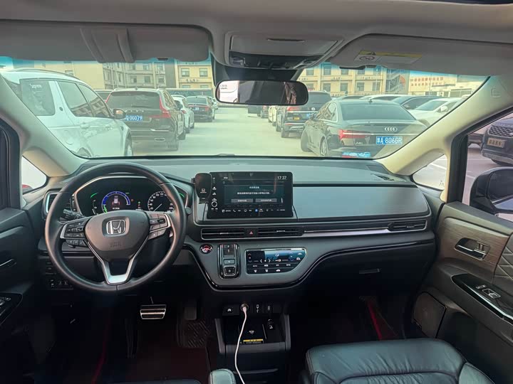 Фото 5 - Honda Elysion