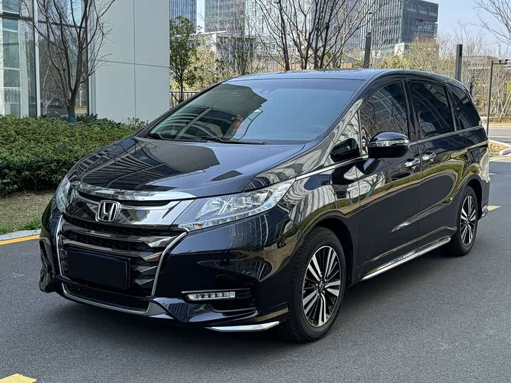 Фото 1 - Honda Odyssey