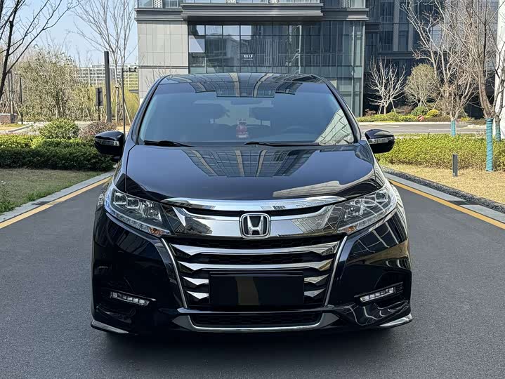Фото 2 - Honda Odyssey