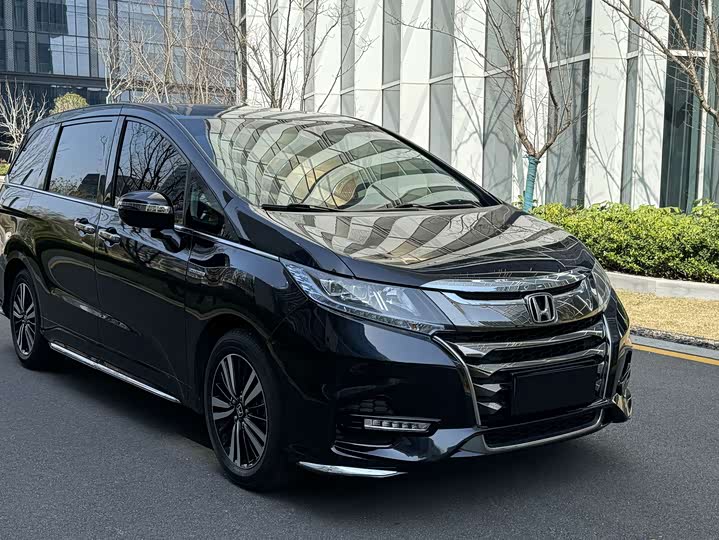 Фото 3 - Honda Odyssey