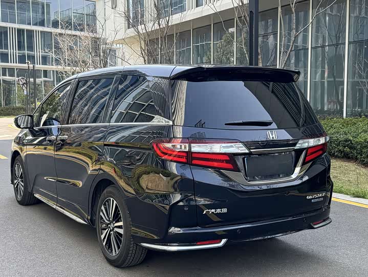 Фото 6 - Honda Odyssey